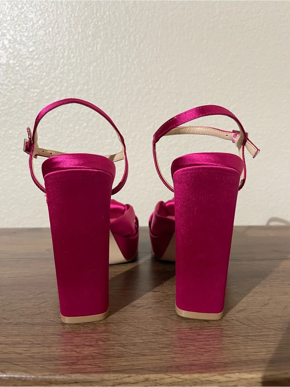 Jewel Badgley Mischka Fuchsia Satin Knotted Platform Block Heels